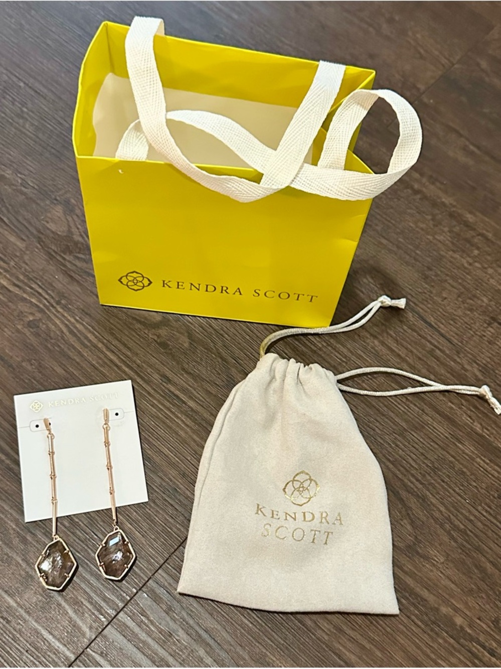 Kendra Scott Drop Earrings - Picture 4 of 4